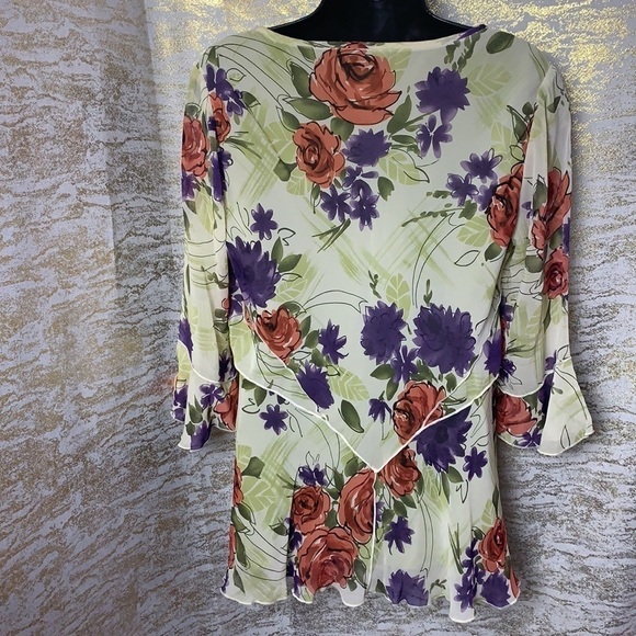 Nine West Light Cream Floral Print Bell Sleeve 100% Silk Blouse Size 8 - Picture 7 of 14